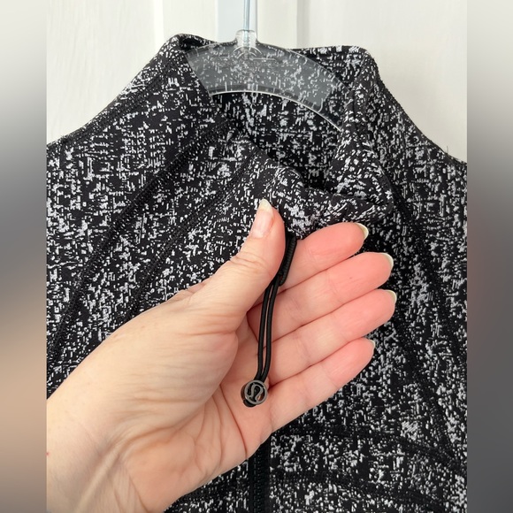 LULULEMON | 12 | DEFINE JACKET - Picture 5 of 16